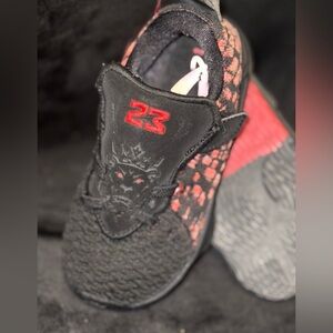 Nike LeBron 17 Black Red Toddler Size 9C 23 Lion